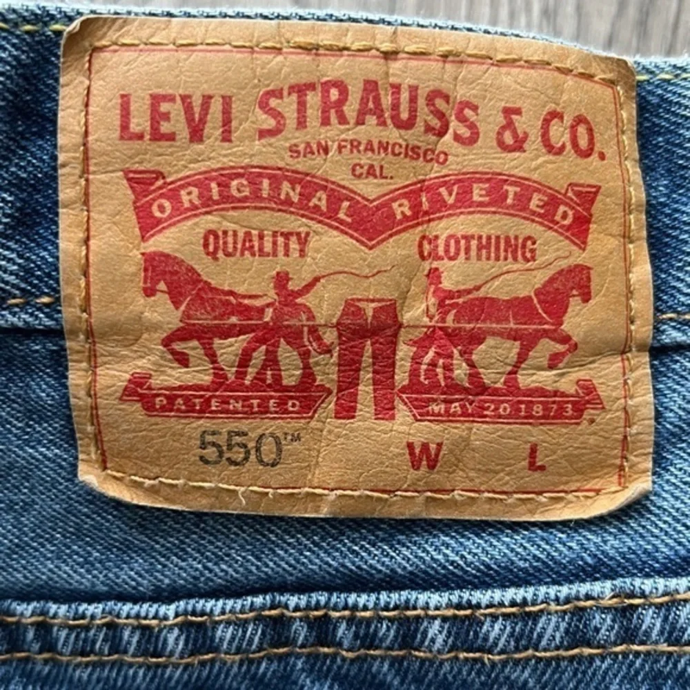 Levi’s 550 Men’s Relaxed Tapered Red Tab Jeans Sz.‎ 44
